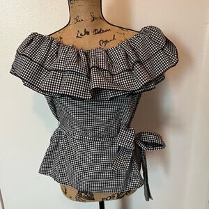 EUC Who What Wear off the shoulder top sz L